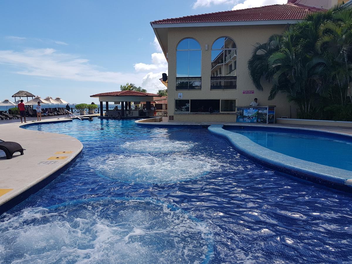Suite frente al Mar Cancún Exterior foto