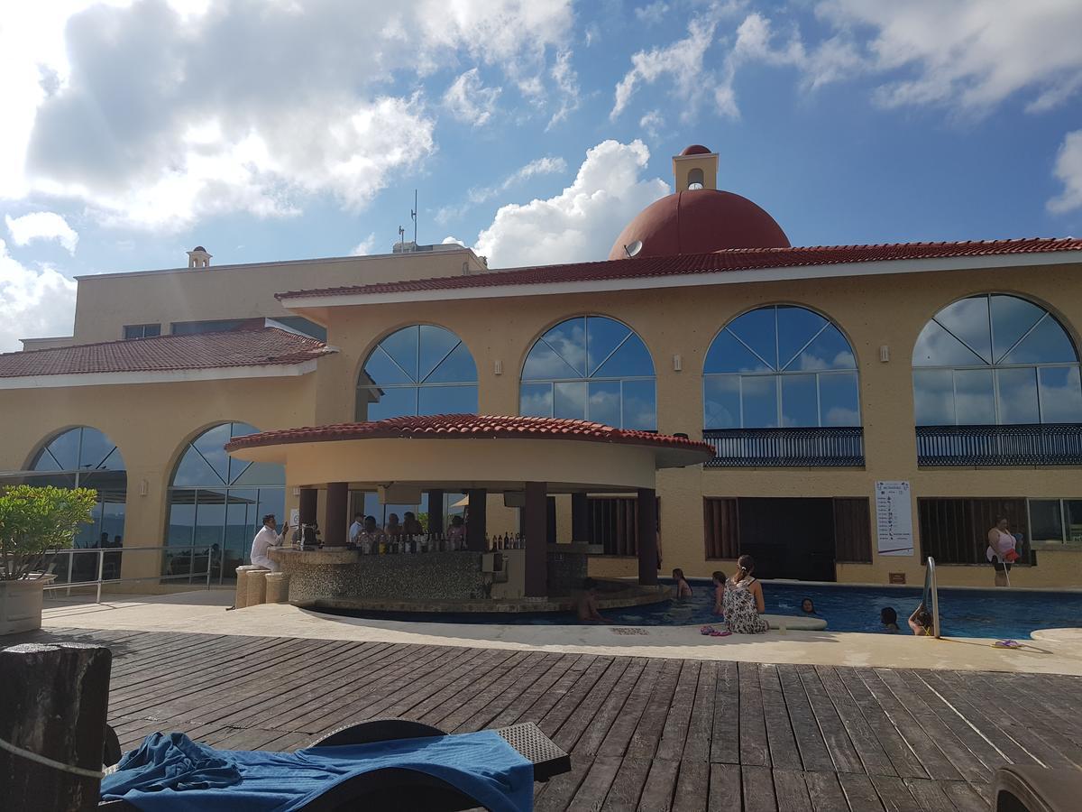 Suite frente al Mar Cancún Exterior foto