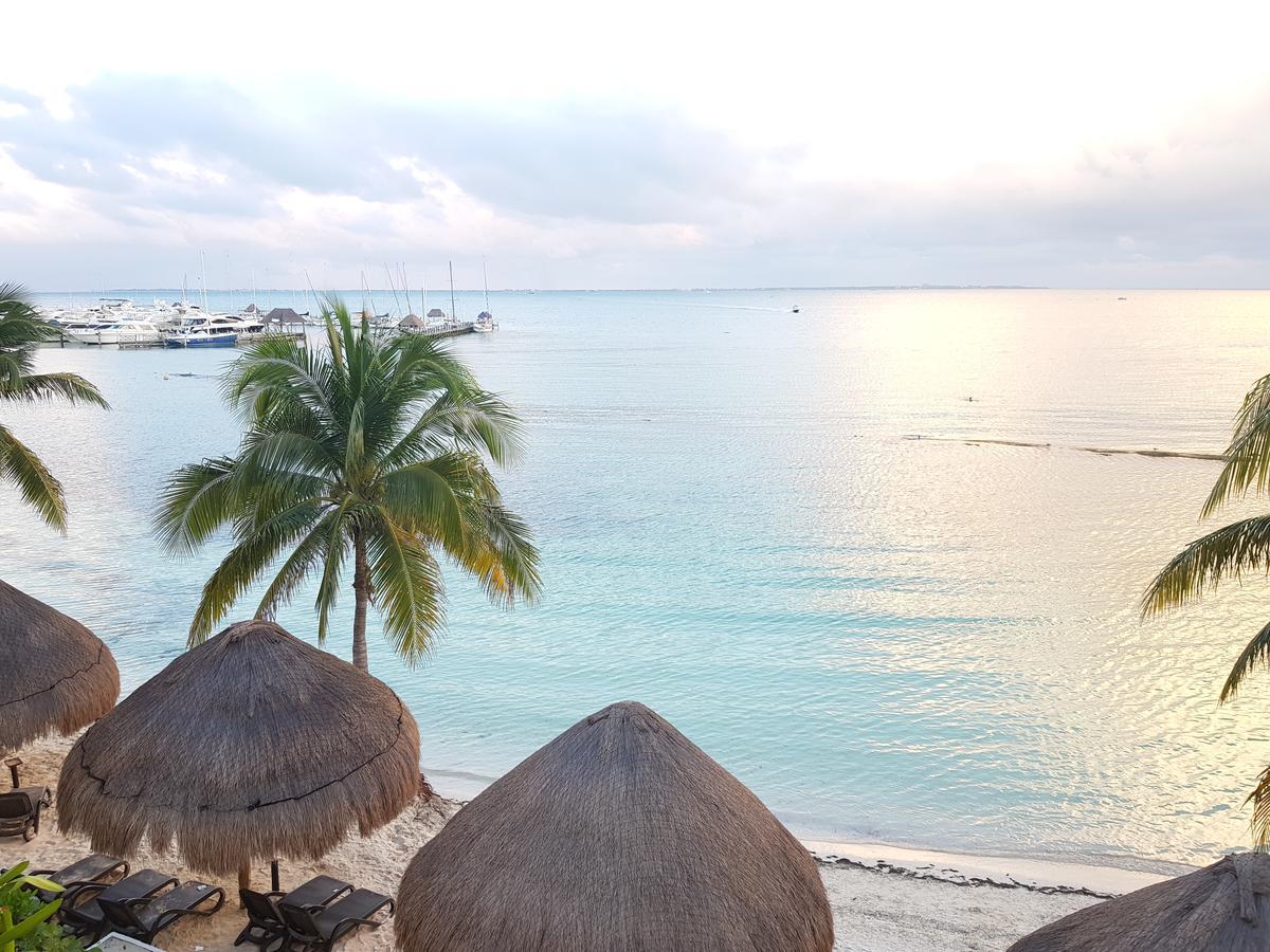 Suite frente al Mar Cancún Exterior foto
